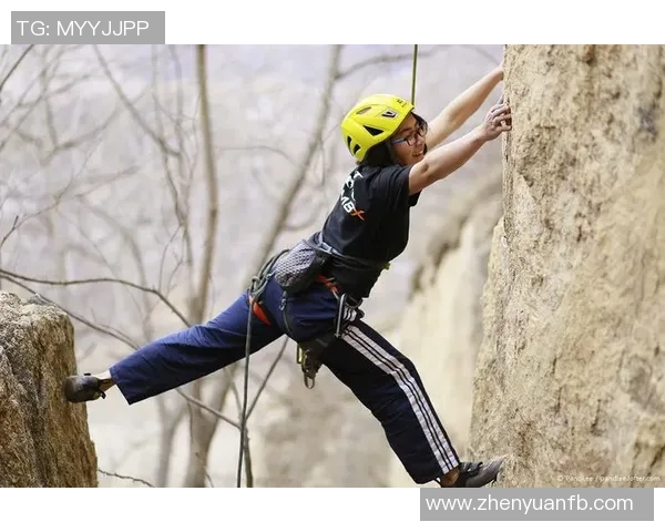 深入分析北京攀岩队边路渗透战术的核心理念与实战应用 深入分析北京攀岩队边路渗透战术的核心理念与实战应用